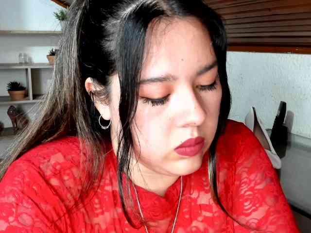 LinaBrowm webcam
