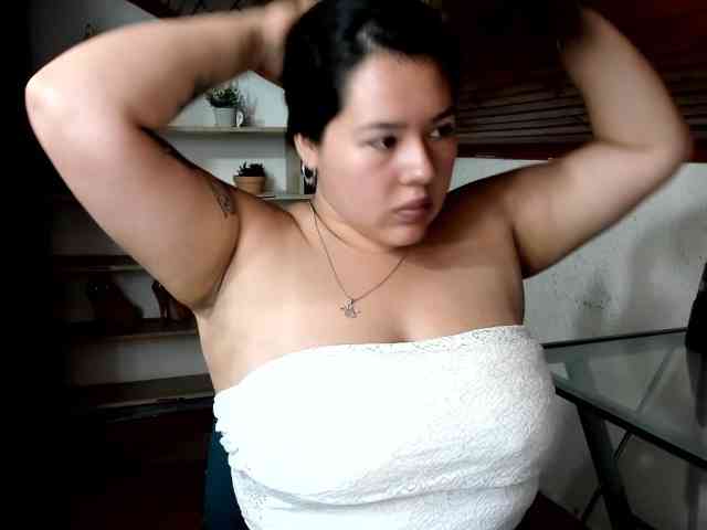 LinaBrowm webcam