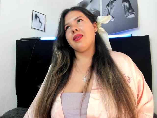 LinaBrowm webcam