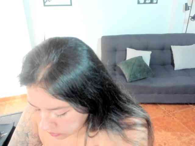 LinaBrowm webcam