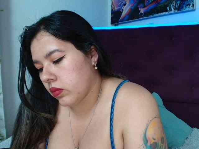 LinaBrowm webcam
