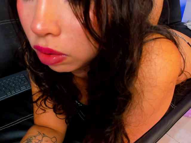 Bong-cams9392 webcam