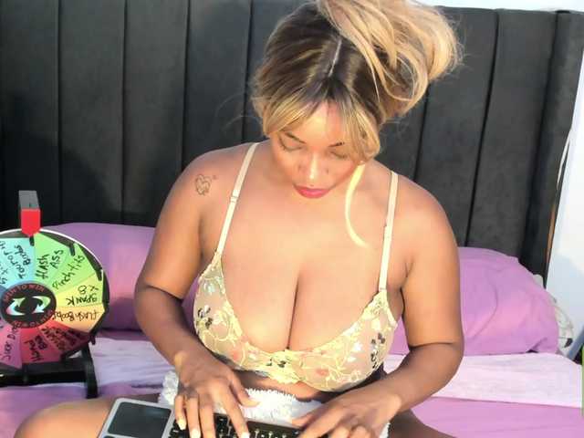 kylieboobs24's BongaCams show and profile