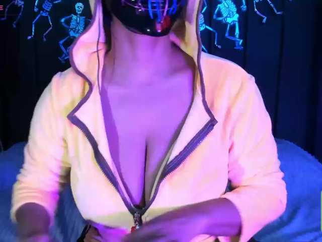 kylieboobs24