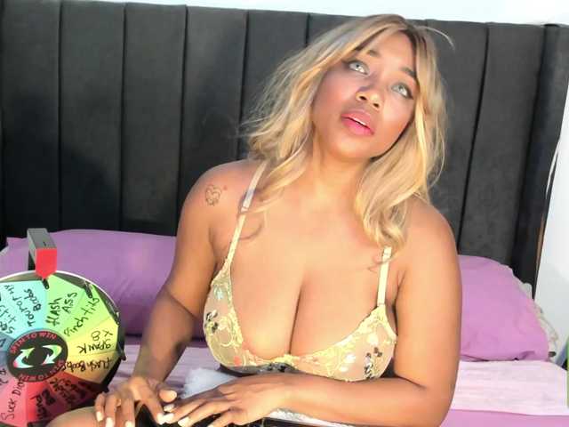 kylieboobs24's BongaCams show and profile