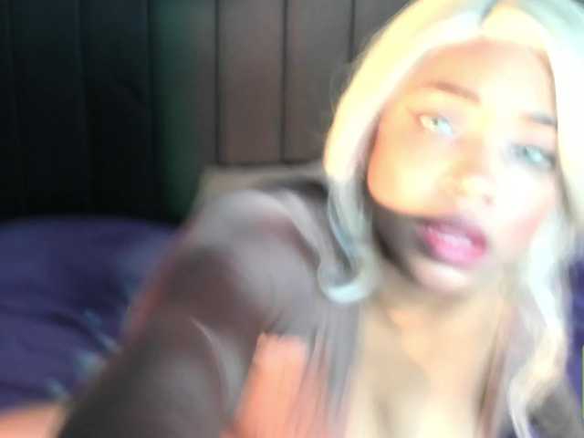 kylieboobs24 live webcam show