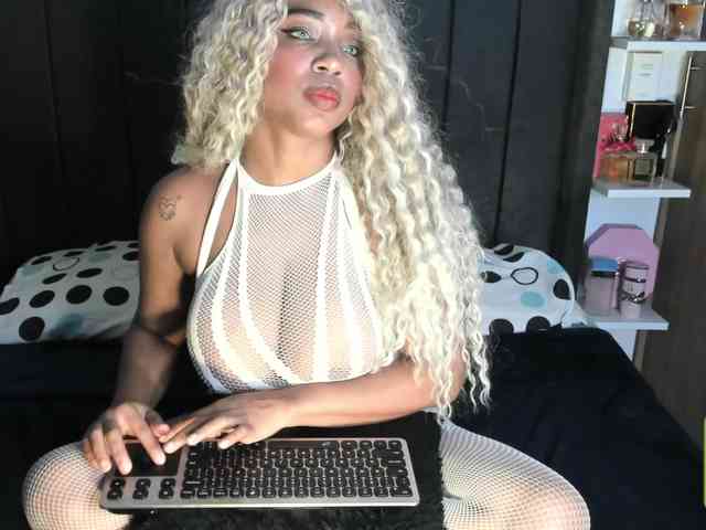 kylieboobs24