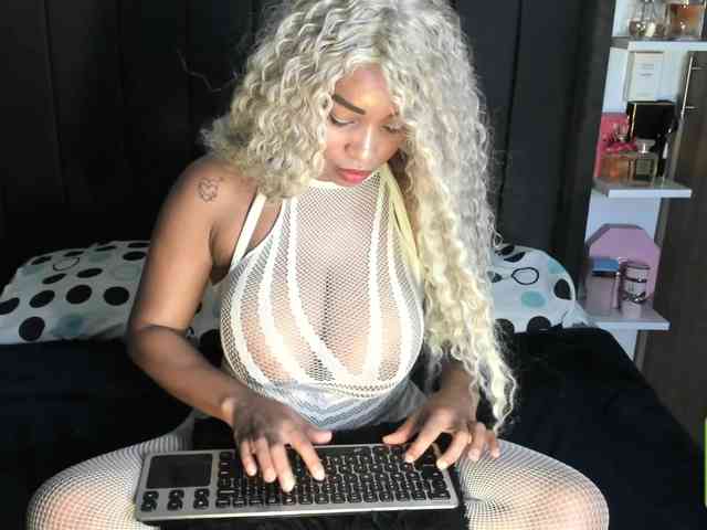 kylieboobs24