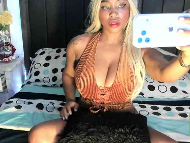 kylieboobs24 webcam