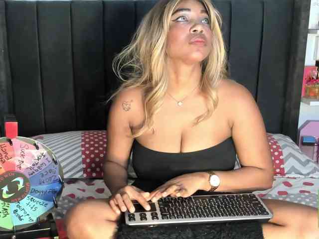 kylieboobs24 kylieboobs24