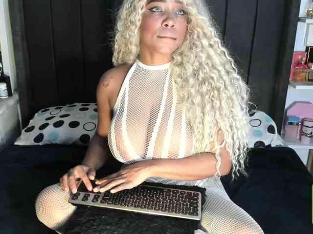 kylieboobs24
