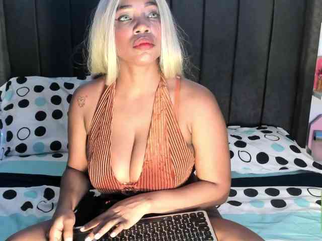 kylieboobs24 webcam