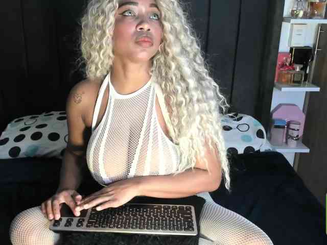 kylieboobs24