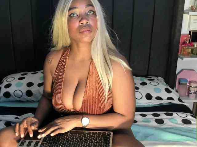 kylieboobs24