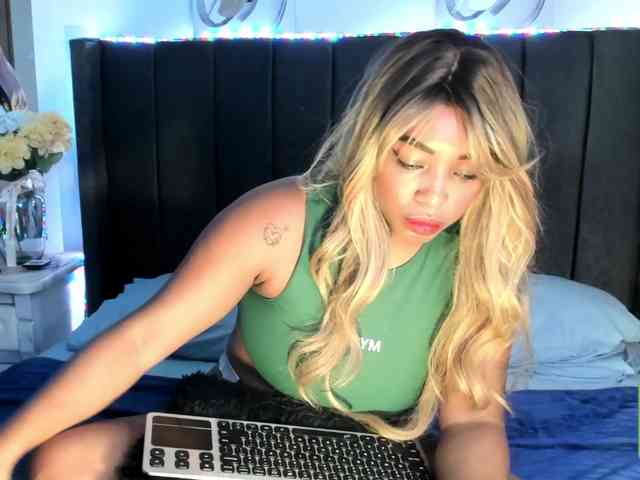 kylieboobs24