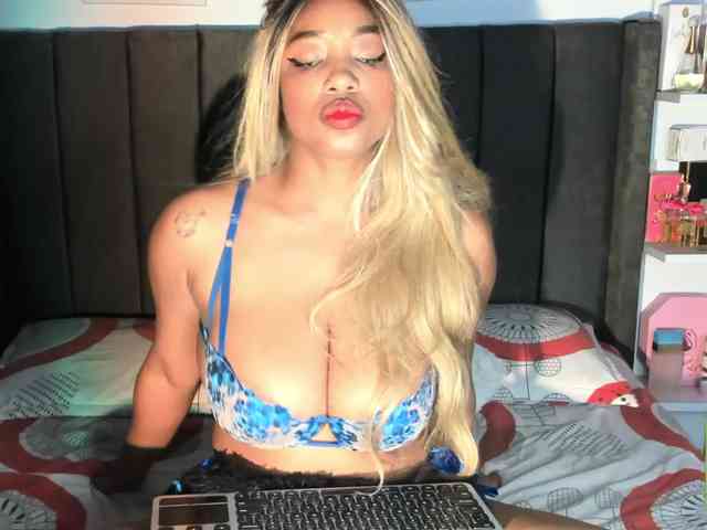 kylieboobs24