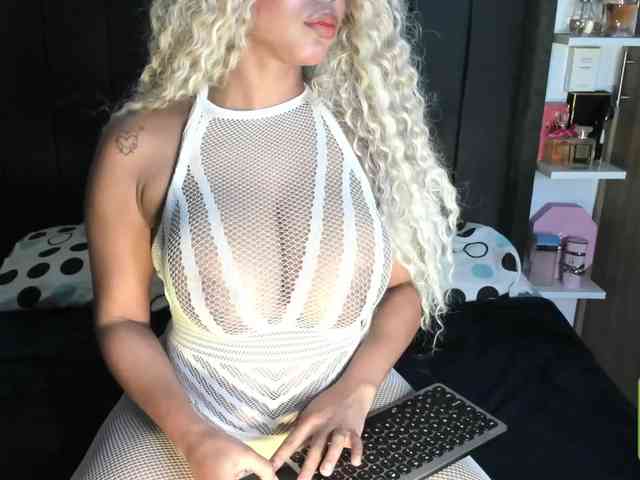 kylieboobs24