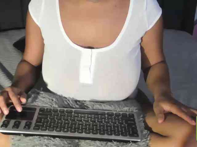 kylieboobs24