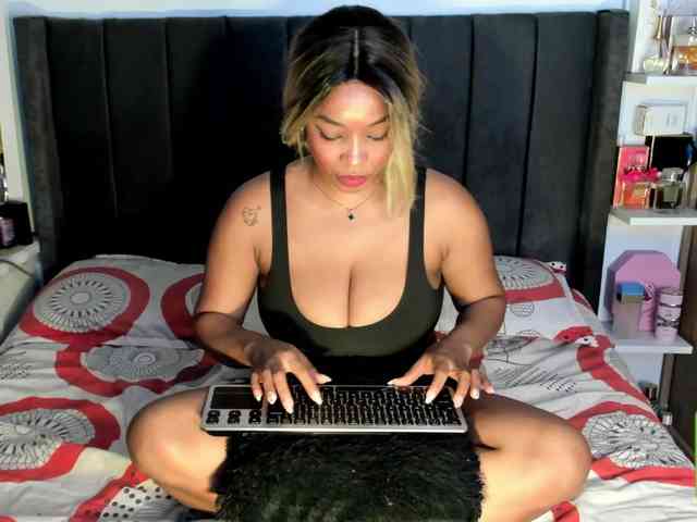 kylieboobs24 kylieboobs24