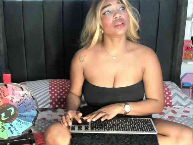 kylieboobs24 webcam