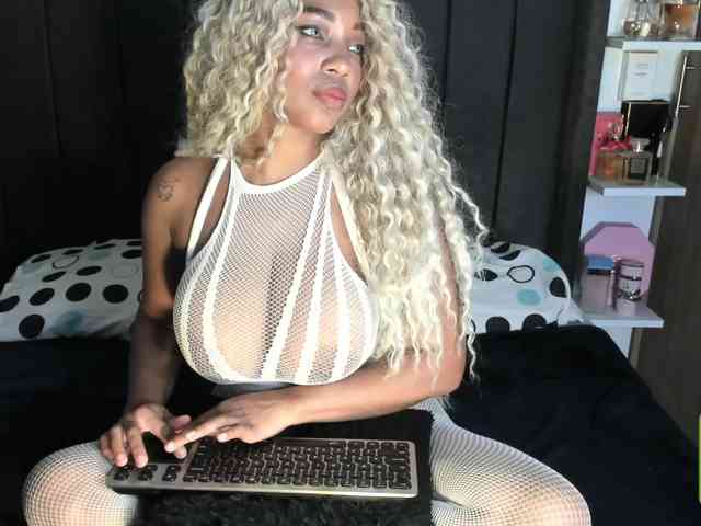 kylieboobs24