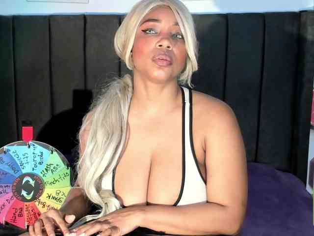 kylieboobs24 webcam
