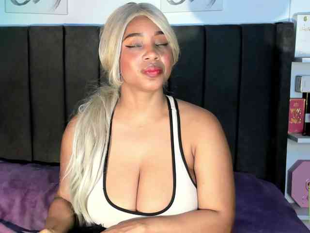 kylieboobs24