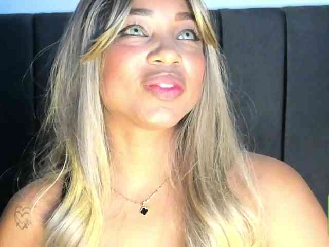 kylieboobs24 webcam