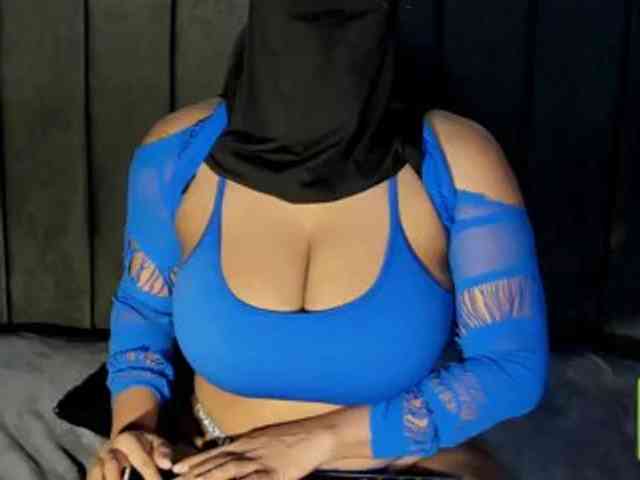 kylieboobs24