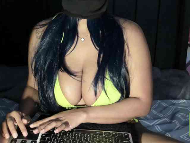 ESMERALDA_QAMAR webcam