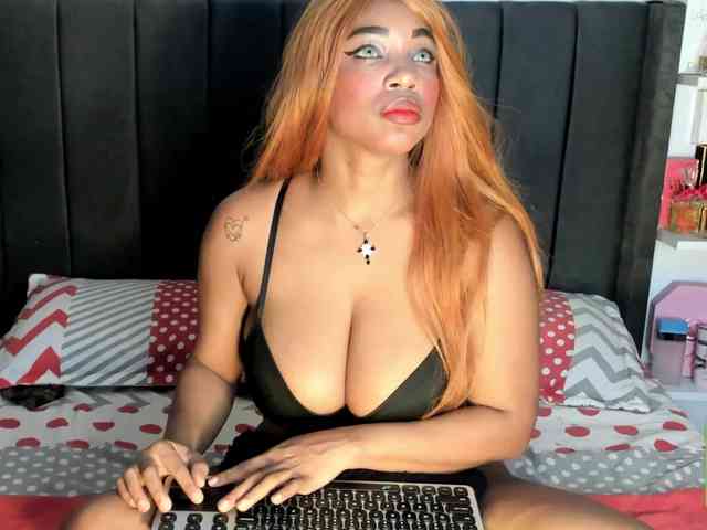 kylieboobs24 webcam