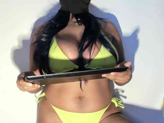 ESMERALDA_QAMAR webcam
