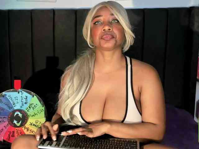 kylieboobs24 webcam