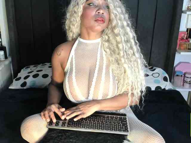 kylieboobs24