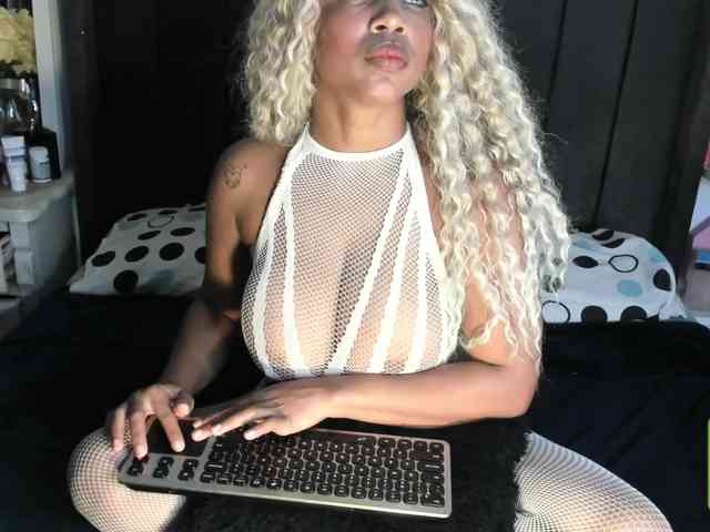kylieboobs24 webcam