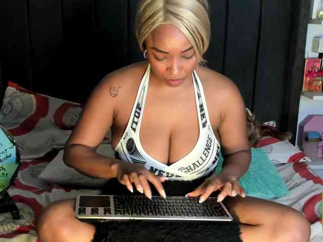 kylieboobs24 webcam
