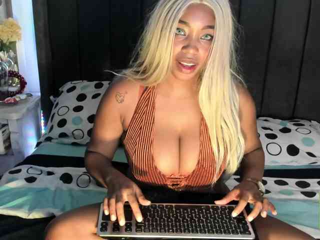 kylieboobs24 webcam