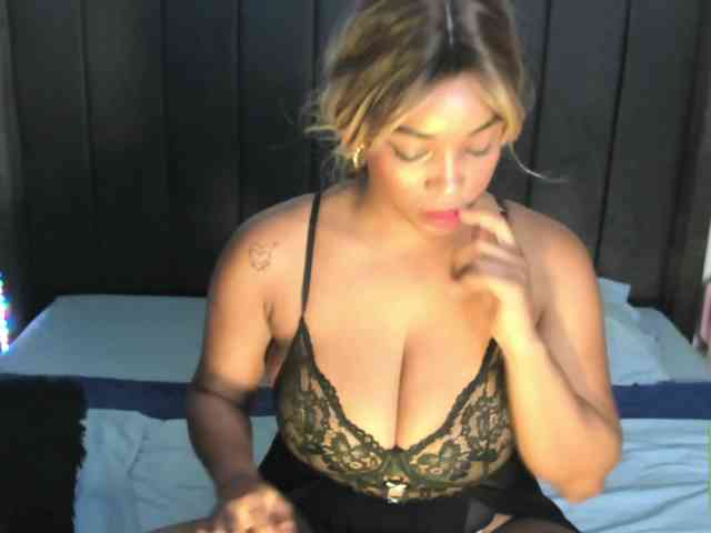 kylieboobs24