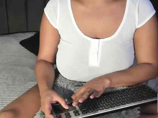 ESMERALDA_QAMAR webcam