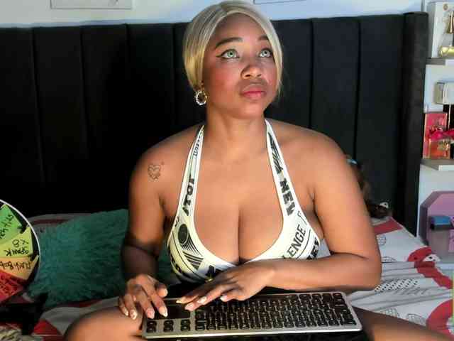 kylieboobs24 webcam