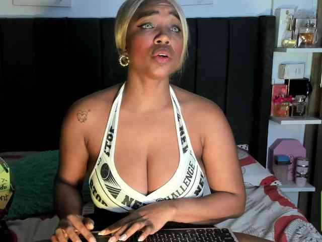 kylieboobs24 webcam