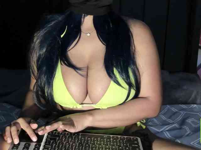 ESMERALDA_QAMAR webcam