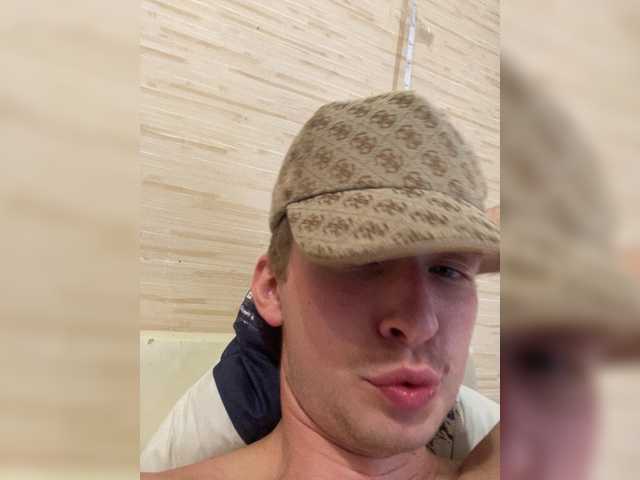 lozia666 live webcam show