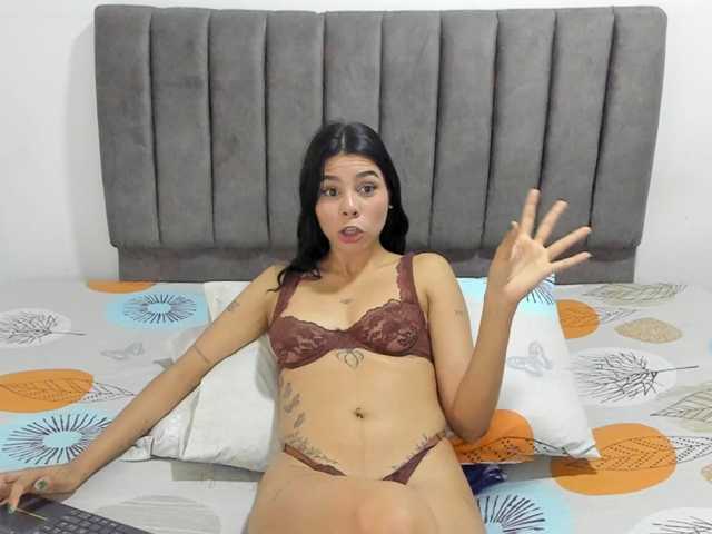 CristinaPiccone live cam on BongaCams