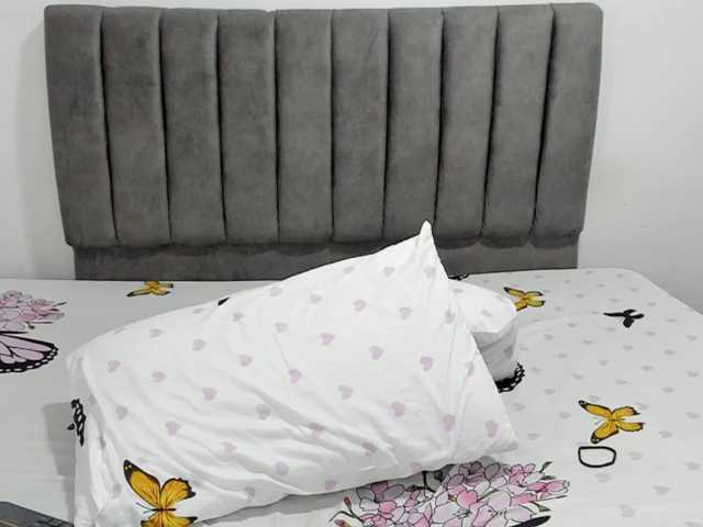 CristinaPiccone live cam on BongaCams