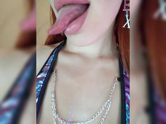 MEDOVAYA1 live webcam show