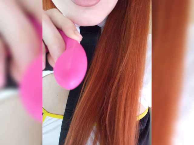 MEDOVAYA1 live cam on BongaCams