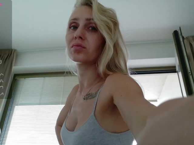 MalvinaMonroe live cam on BongaCams