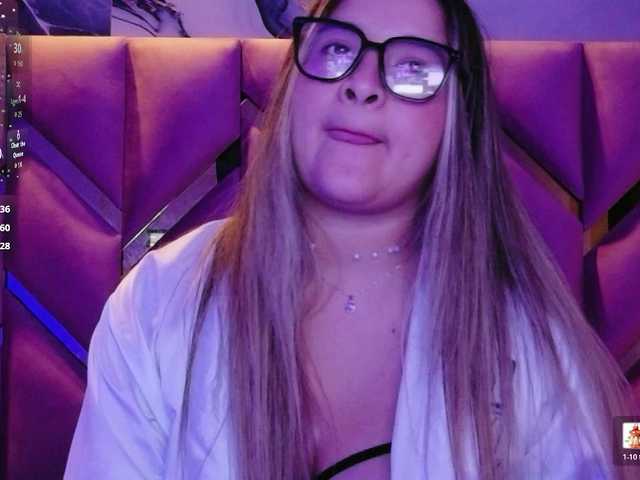 collegepawglovedaddy live cam on BongaCams