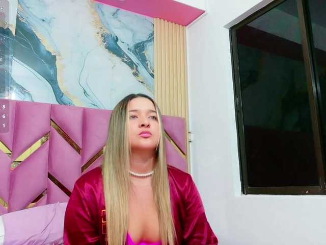 collegepawglovedaddy live cam on BongaCams